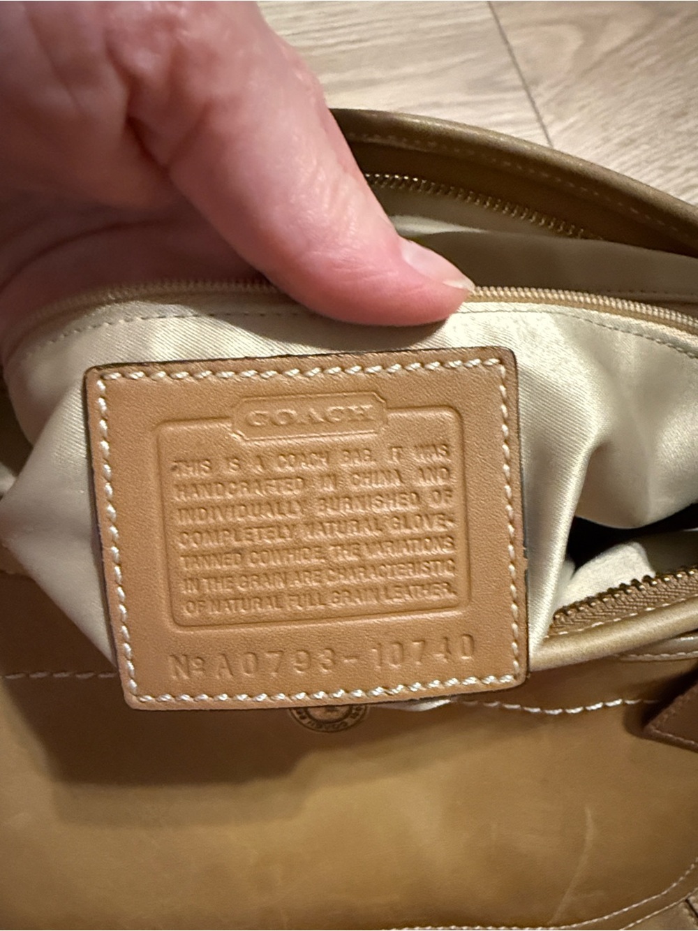 Coach Ergo Hobo Bag (Style #10740) in a camel/tan leather finish around 2007 - Picture 3 of 7